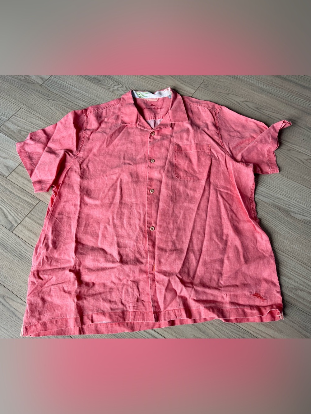 Men's Casual Tommy Bahama  Short-Sleeve Button-Up Shirt in salmon